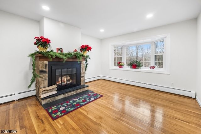 66 Sutton Trl, Hopatcong Boro, NJ 07843