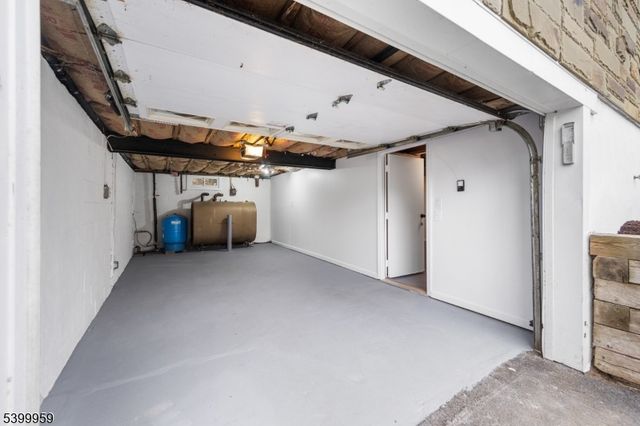 66 Sutton Trl, Hopatcong Boro, NJ 07843