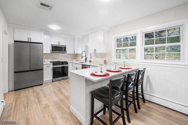 66 Sutton Trl, Hopatcong Boro, NJ 07843