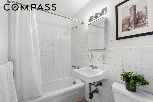 90 Gold St Apt 14J, New York City, NY 10038