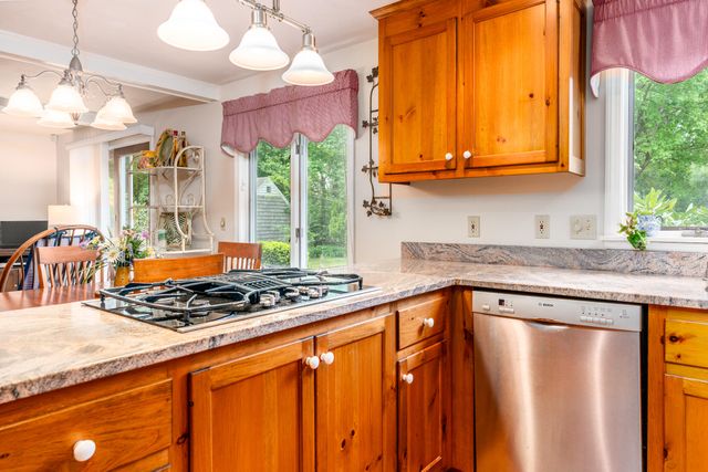 19 Elmcroft Way, Yarmouth Port, MA 02675