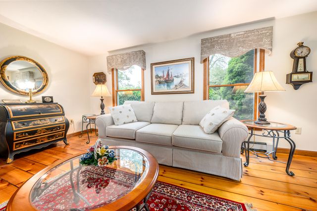 19 Elmcroft Way, Yarmouth Port, MA 02675