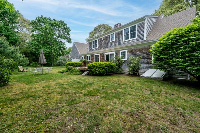 19 Elmcroft Way, Yarmouth Port, MA 02675