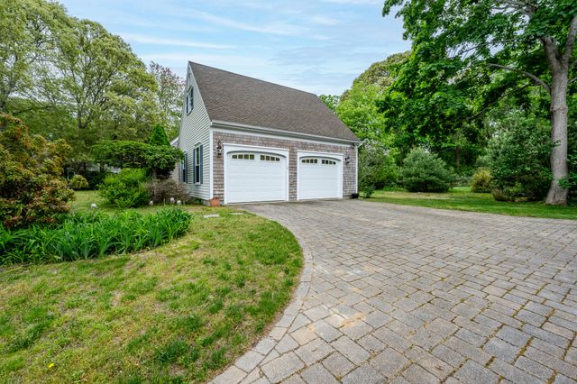 19 Elmcroft Way, Yarmouth Port, MA 02675
