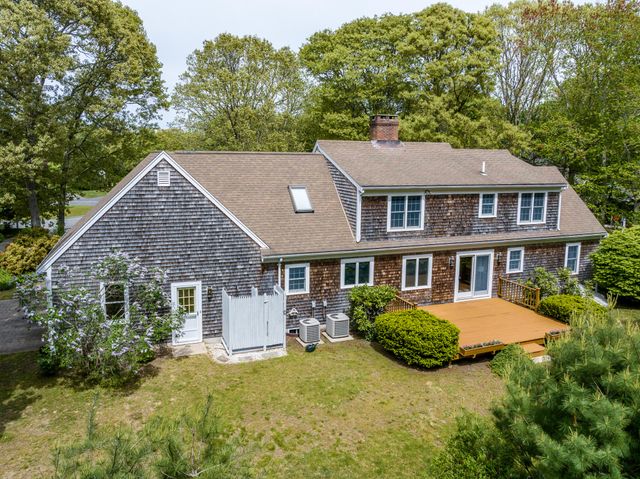19 Elmcroft Way, Yarmouth Port, MA 02675