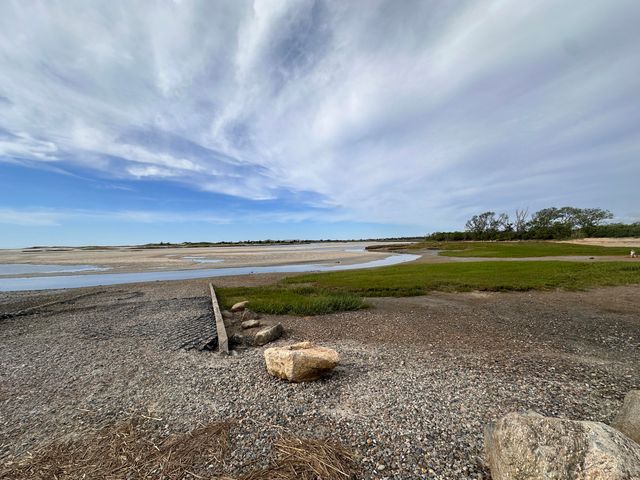 19 Elmcroft Way, Yarmouth Port, MA 02675