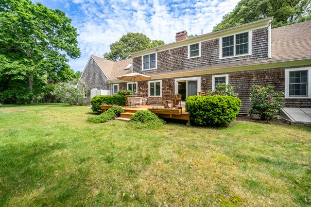 19 Elmcroft Way, Yarmouth Port, MA 02675