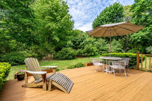 19 Elmcroft Way, Yarmouth Port, MA 02675