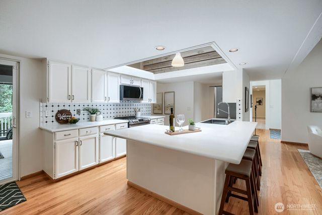 15301 SE 48th Drive, Bellevue, WA 98006