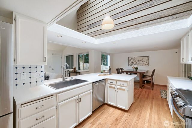 15301 SE 48th Drive, Bellevue, WA 98006