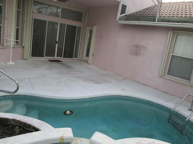 2866 Waters Edge Circle, Greenacres, FL 33413