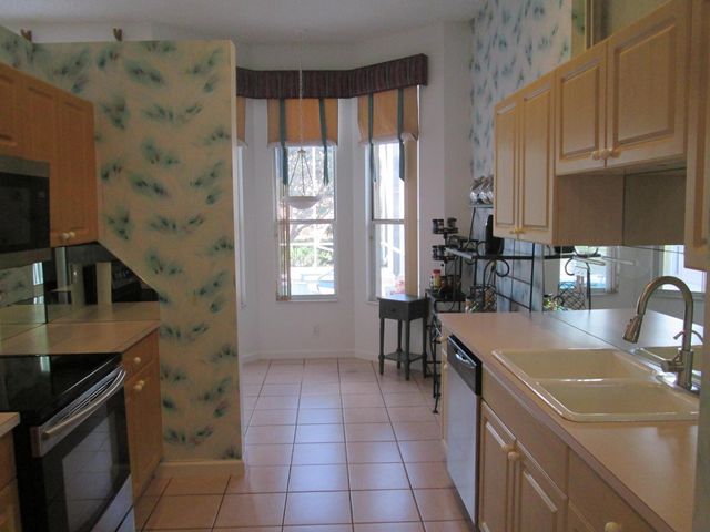 2866 Waters Edge Circle, Greenacres, FL 33413