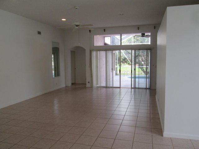 2866 Waters Edge Circle, Greenacres, FL 33413