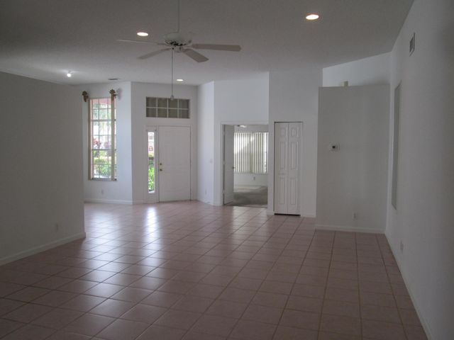 2866 Waters Edge Circle, Greenacres, FL 33413