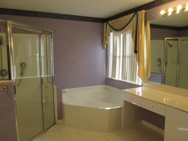 2866 Waters Edge Circle, Greenacres, FL 33413