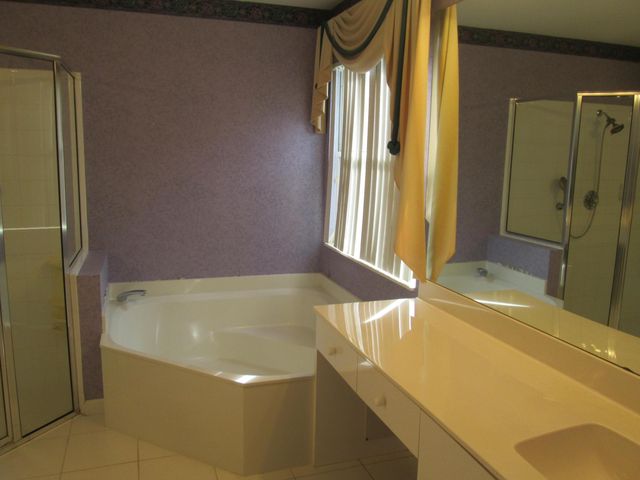 2866 Waters Edge Circle, Greenacres, FL 33413