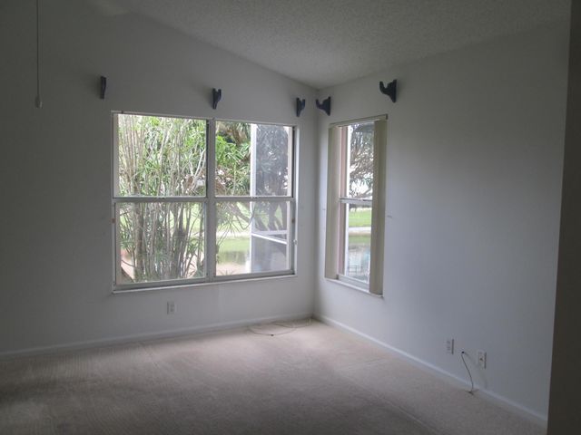 2866 Waters Edge Circle, Greenacres, FL 33413