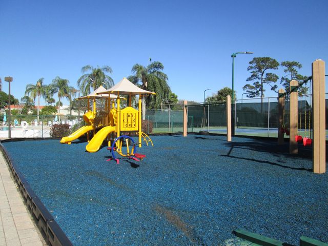 2866 Waters Edge Circle, Greenacres, FL 33413