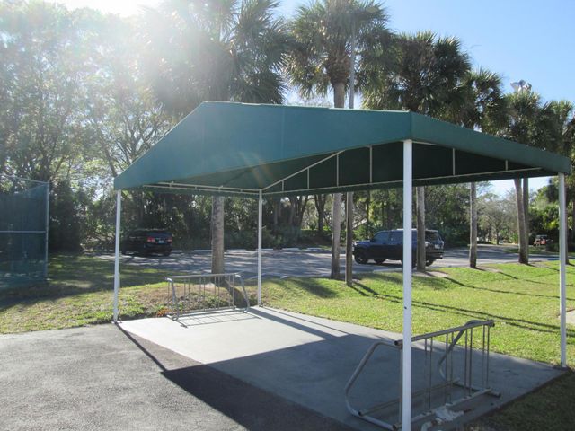 2866 Waters Edge Circle, Greenacres, FL 33413