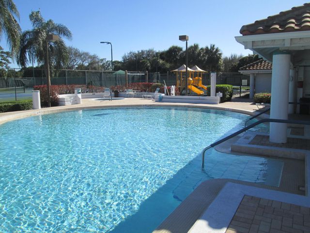 2866 Waters Edge Circle, Greenacres, FL 33413