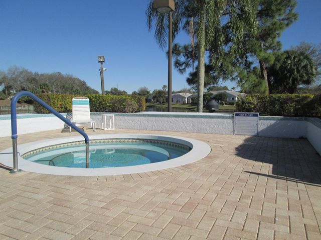 2866 Waters Edge Circle, Greenacres, FL 33413