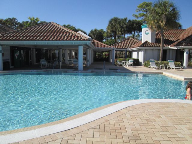 2866 Waters Edge Circle, Greenacres, FL 33413