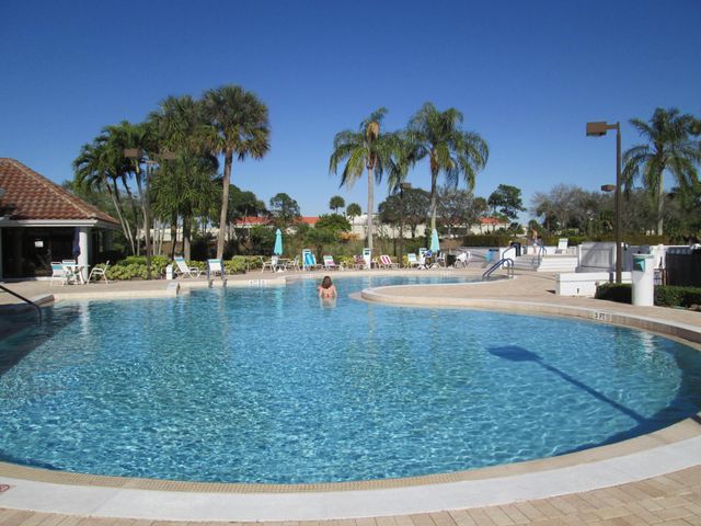 2866 Waters Edge Circle, Greenacres, FL 33413