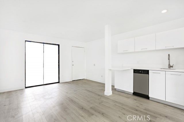 6745 Laurel Canyon 205, North Hollywood, CA 91606