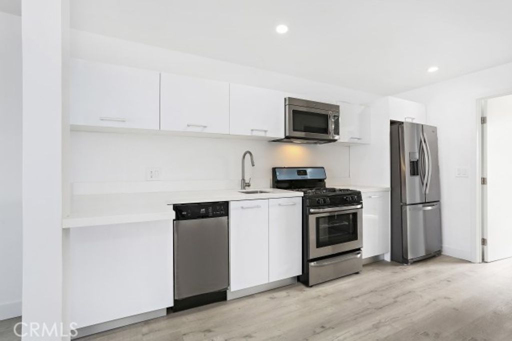 6745 Laurel Canyon 205, North Hollywood, CA 91606