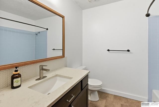 715 S 212th Street, Elkhorn, NE 68022
