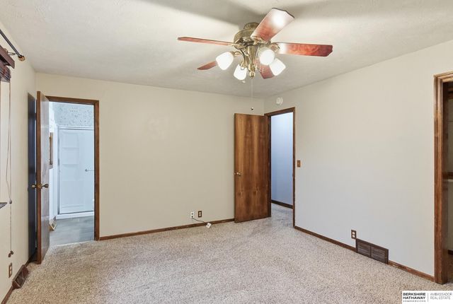 715 S 212th Street, Elkhorn, NE 68022