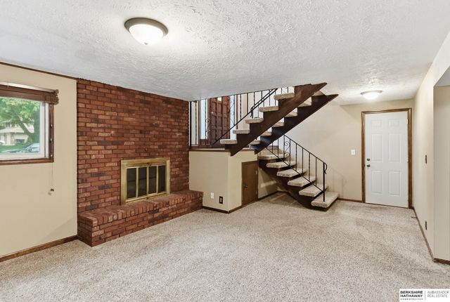 715 S 212th Street, Elkhorn, NE 68022