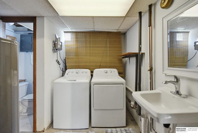 715 S 212th Street, Elkhorn, NE 68022