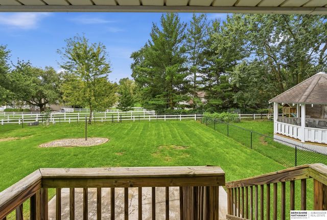 715 S 212th Street, Elkhorn, NE 68022