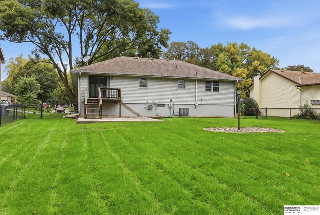 715 S 212th Street, Elkhorn, NE 68022