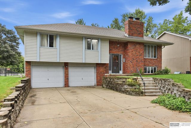 715 S 212th Street, Elkhorn, NE 68022