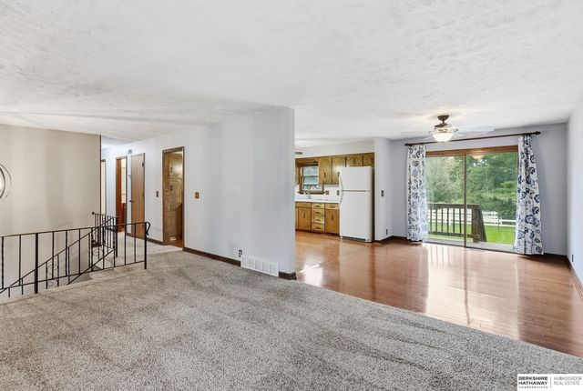 715 S 212th Street, Elkhorn, NE 68022