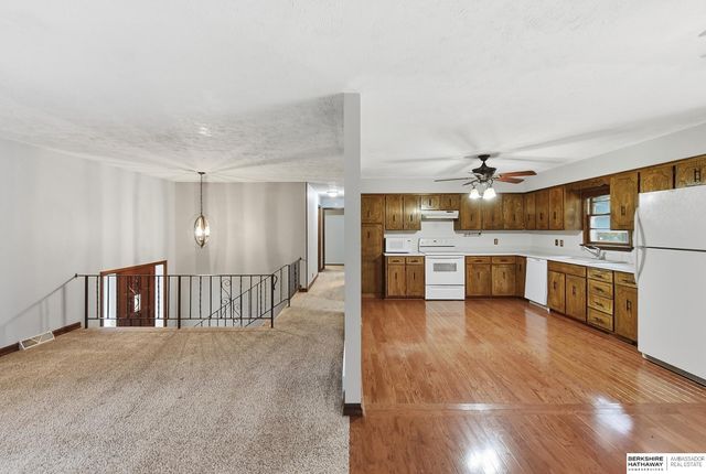 715 S 212th Street, Elkhorn, NE 68022