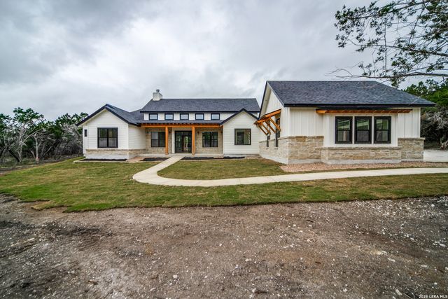 129 AERMOTOR LN, Boerne, TX 78006