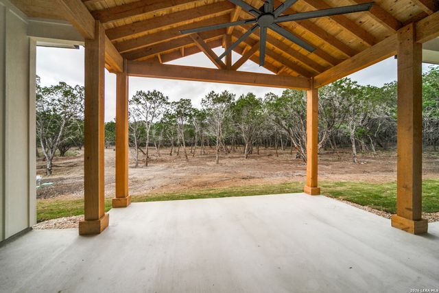 129 AERMOTOR LN, Boerne, TX 78006