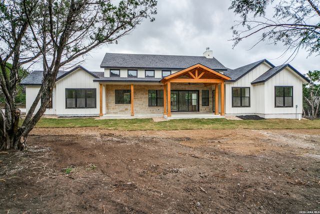 129 AERMOTOR LN, Boerne, TX 78006