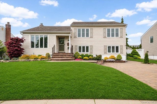 29 Acme Avenue, Bethpage, NY 11714