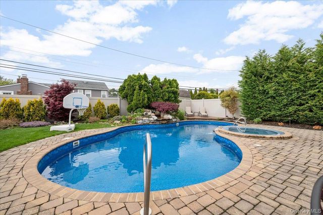 29 Acme Avenue, Bethpage, NY 11714