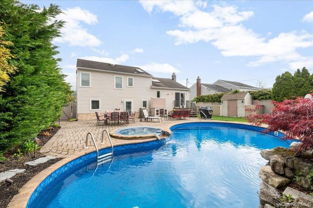 29 Acme Avenue, Bethpage, NY 11714