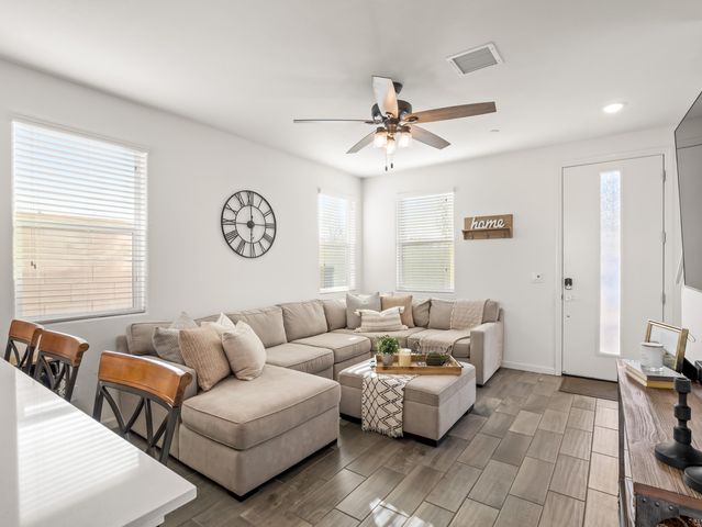 2003 N Hammel Lane, Clovis, CA 93619