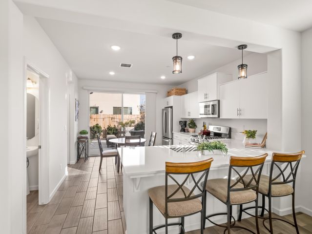 2003 N Hammel Lane, Clovis, CA 93619