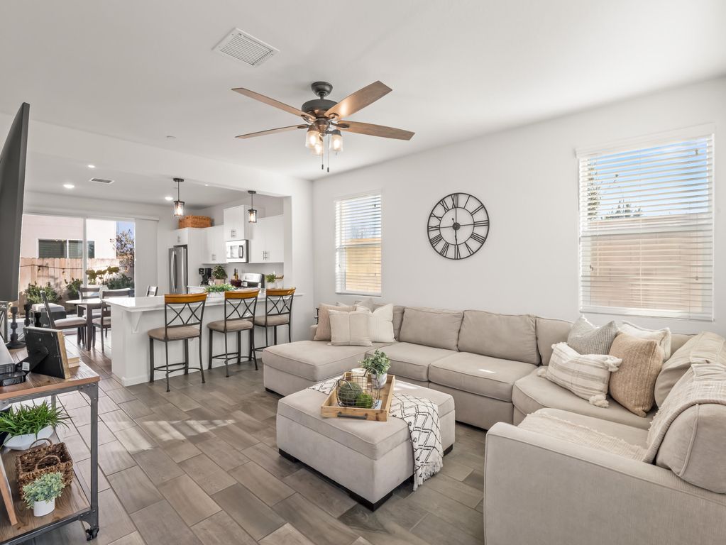 2003 N Hammel Lane, Clovis, CA 93619