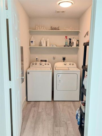 805 Nelson Avenue, Port Bolivar, TX 77650