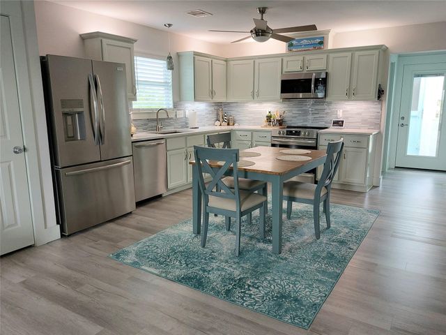 805 Nelson Avenue, Port Bolivar, TX 77650