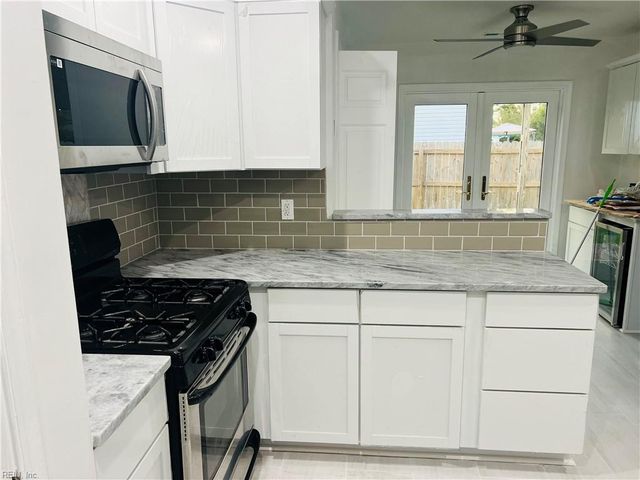 1060 Wasserman DR, Virginia Beach, VA 23454